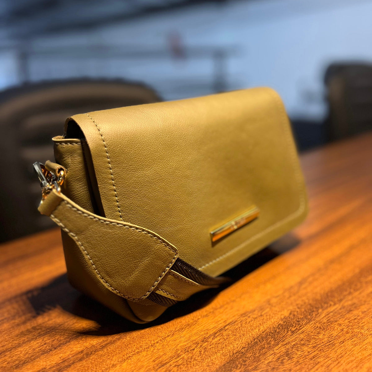 Bolsa ELOÁ em Couro Legítimo