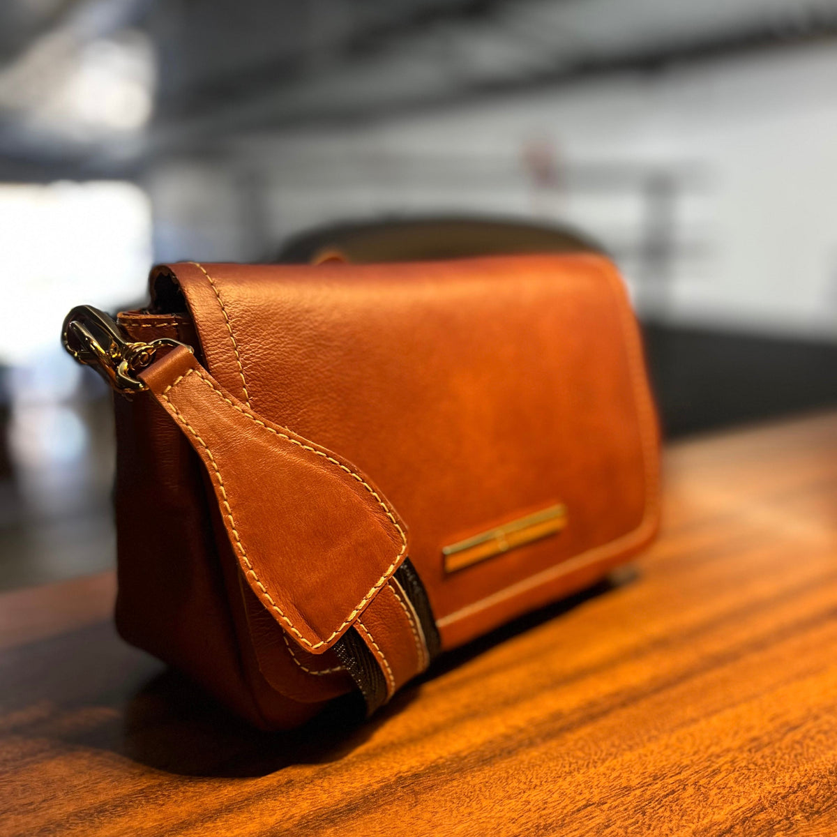 Bolsa ELOÁ em Couro Legítimo