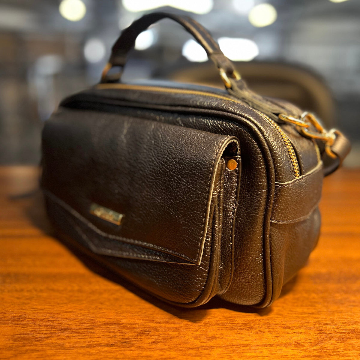 Bolsa CLARA em Couro Legítimo