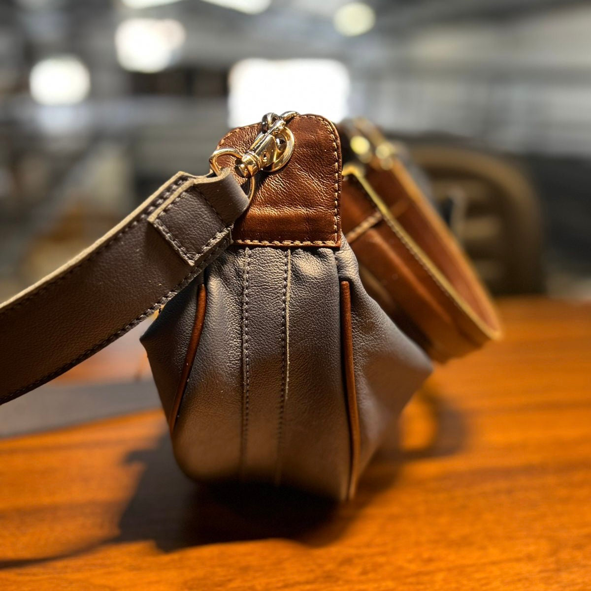 Bolsa DÉIA em Couro Legítimo