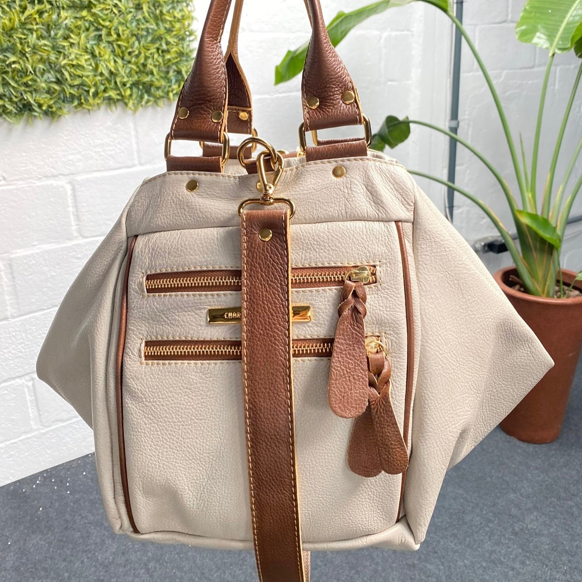 Bolsa VITORIA em Couro Legítimo